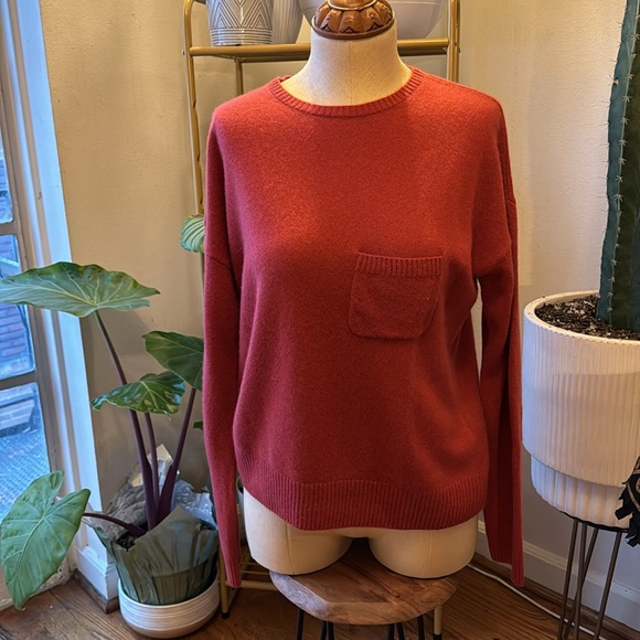 SPLENDID Caroline 100% Cashmere sweater | red | NWT | size small ❤️ - Picture 2 of 8